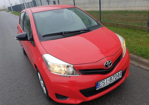 Toyota Yaris cena 20909 przebieg: 185000, rok produkcji 2012 z Sieradz małe 436